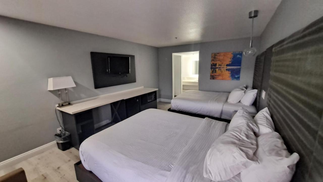Hotel Clarion Pointe San Diego East 2*