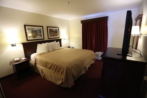 Clarion Pointe San Diego East 2*