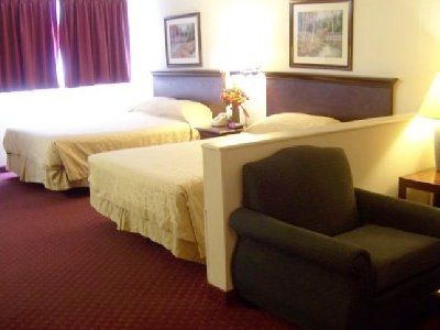 Clarion Pointe San Diego East 2*