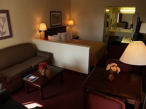 Clarion Pointe San Diego East 2*