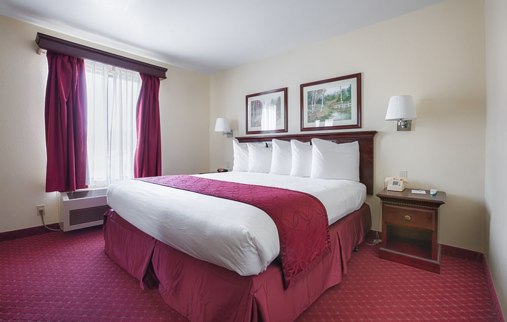 Hotel Clarion Pointe San Diego East 2*