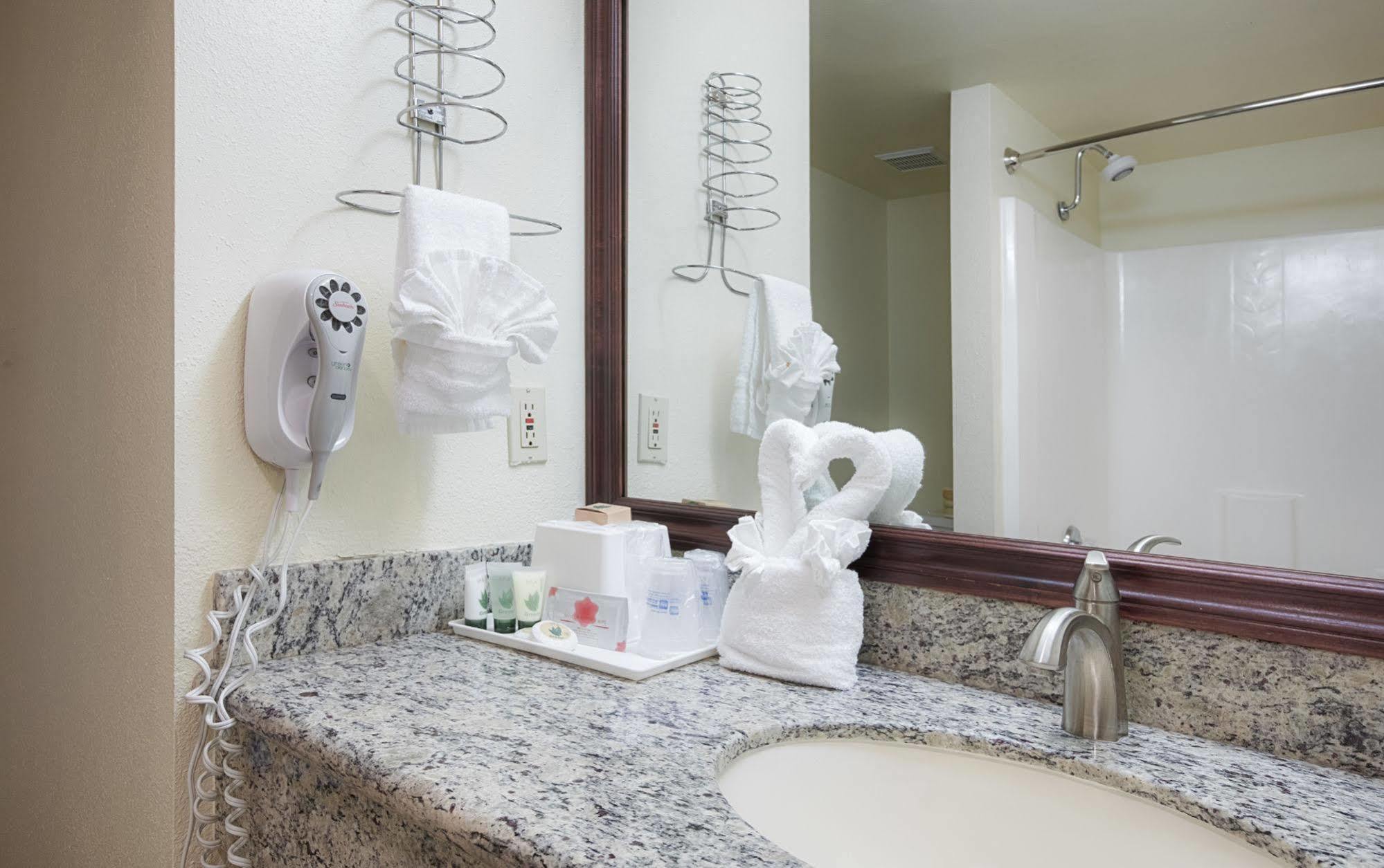 Clarion Pointe San Diego East