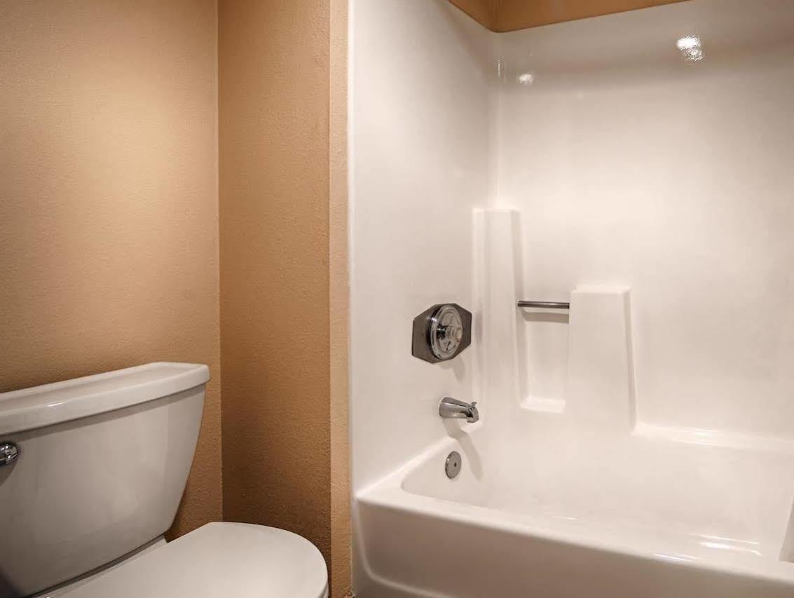 Clarion Pointe San Diego East Hotel 2*